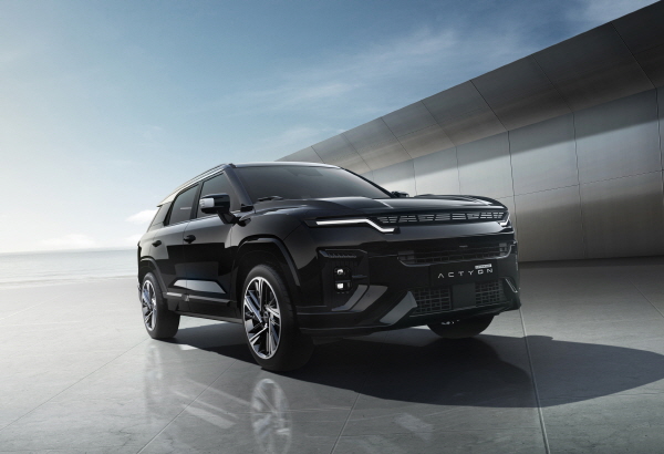 액티언 HEV 정측면. 사진=KG모빌리티