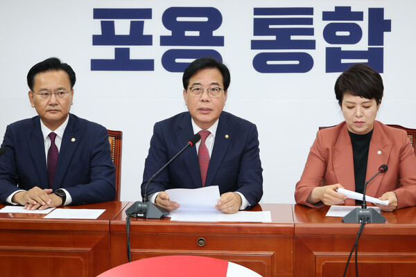 송언석 국민의힘 원내대표가 24일 국회에서 열린 원내대책회의에서 김민석 국무총리 후보자 인사청문회에서 지금까지 제기된 모든 의혹에 철저한 해명을 요구하겠다고 예고했다. 사진=연합뉴스 