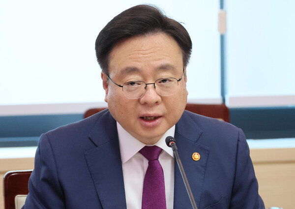 조규홍 보건복지부 장관이 26일 국회 보건복지위원회 전체회의에 출석해 전공의 수련환경 개선 사업 예산의 감액과 관련 복귀 움직임이 가시화되면 다시 증액할 수 있다는 입장을 밝혔다. 사진=연합뉴스 