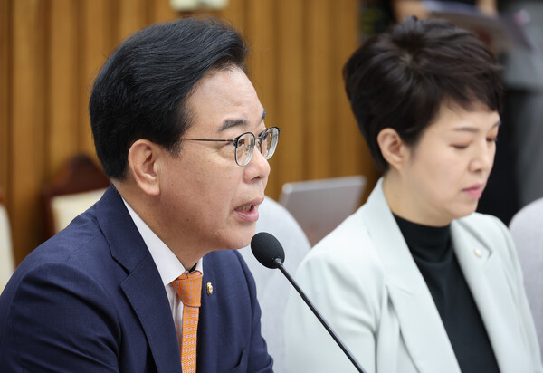 송언석 국민의힘 원내대표가 27일 국회에서 열린 원내대책회의에서 우원식 국회의장에게 상임위원장 선출 관련 입장을 전달했다고 밝혔다. 사진=연합뉴스 