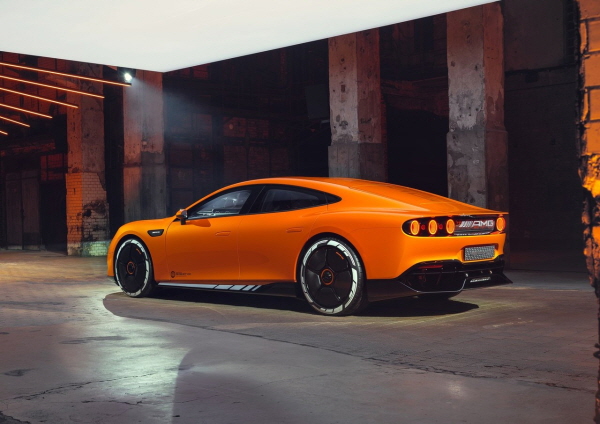 AMG GT XX의 측면. 사진=메르세데스-벤츠