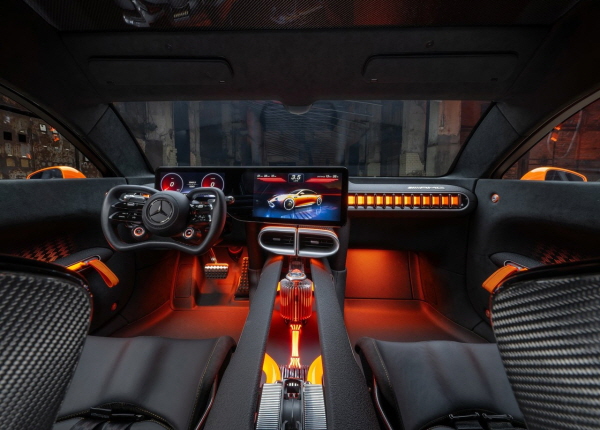 AMG GT XX의 실내. 사진=메르세데스-벤츠