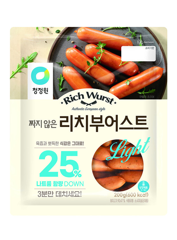 청정원이 유럽 정통 프리미엄 소시지 ‘리치부어스트(RICH WURST)’의 나트륨 함량을 낮춘 ‘짜지 않은 리치부어스트’를 새롭게 선보인다. 사진=대상