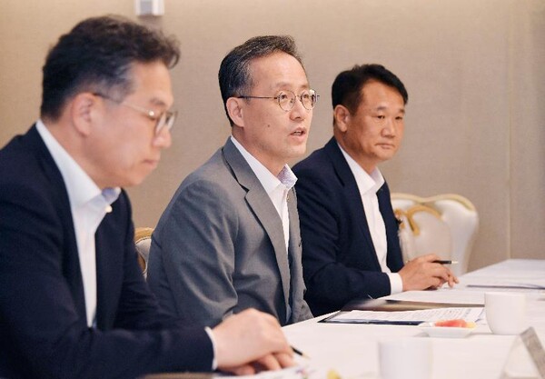 이형일 기획재정부 장관 직무대행 1차관이 MSCI 선진국 지수 편입추진 전담반 회의를 주재하고 올해 안에 외환·자본시장 제도 전반의 개선 과제를 담은 종합 로드맵을 수립해 발표하겠다고 밝혔다. 사진=기획재정부