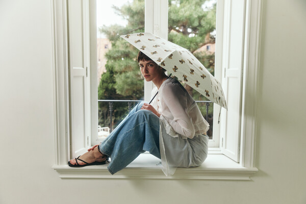 닥스 액세서리 양산. 사진=LF 제공