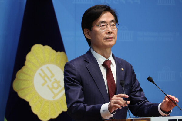 조경태 국민의힘 의원이 21일 국회 소통관에서 기자회견을 열고 차기 당대표 출마 의사를 밝히고 있다. 사진=연합뉴스 