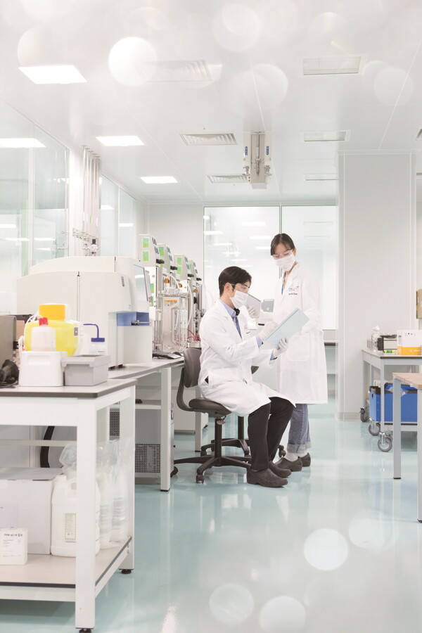 동아에스티 연구원.(사진=동아에스티)