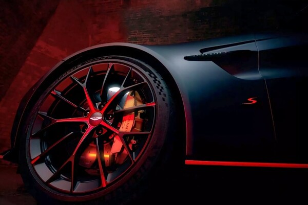 밴티지S는 기존 밴티지 모델의 고성능 버전인 만큼 다양한 성능 조정이 이뤄졌다. 사진=애스턴마틴