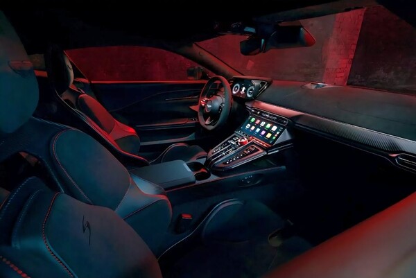 뱅퀴시S의 인테리어. 사진=애스턴마틴