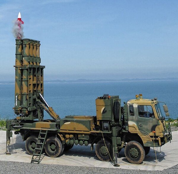 '한국판 패트리엇'으로 불리는 천궁-2의 발사 장면. 사진=방위사업청