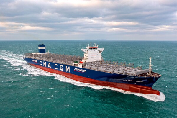 HD현대삼호가 2022년 인도한 1만5000TEU급 LNG 이중연료 추진 컨테이너선. 사진=HD현대