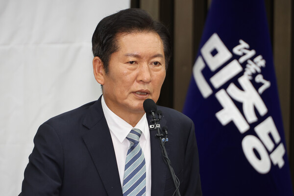 정청래 더불어민주당 대표가 강경 행보로 정치권의 지형 자체를 뒤흔도는 모습이다. 사진=연합뉴스