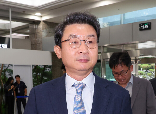 이억원 금융위원장 후보자가 14일 서울 종로구 예금보험공사에 마련된 인사청문준비사무실에 출근하며 지명 소감을 밝히고 있다. 사진=연합뉴스