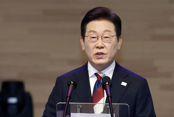 이재명 대통령이 15일 서울 세종문화회관에서 열린 80주년 광복절 경축식에서 경축사를 통해 분열을 뒤로하고 연대와 상생의 정치로 나아가자고 강조했다. 사진=연합뉴스 