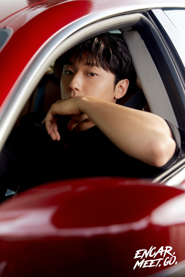 배우 이도현이 엔카닷컴 광고를 촬영하고 있다. 사진=엔카닷컴 제공