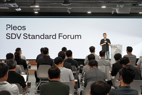 'Pleos SDV 스탠다드 포럼'에서 현대차·기아 AVP본부장 송창현 사장이 발표하는 모습. 사진=현대차그룹 제공