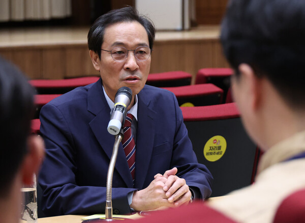 우상호 정무수석이 21일 서울 용산 대통령실에서 기자간담회를 갖고 있다. 사진=연합뉴스 