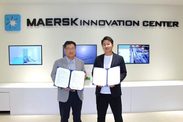 조영민 한국네트웍스 대표(왼쪽)와 쿠라사코 켄토 머스크 대표. 사진=한국앤컴퍼니그룹