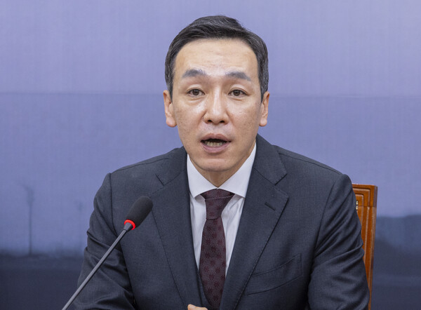 김민수 국민의힘 최고위원이 3일 YTN라디오 인터뷰를 통해 윤석열 전 대통령 접견을 위한 면회를 다시 신청했다며, 장동혁 대표와의 동행 가능성을 시사했다. 사진=연합뉴스