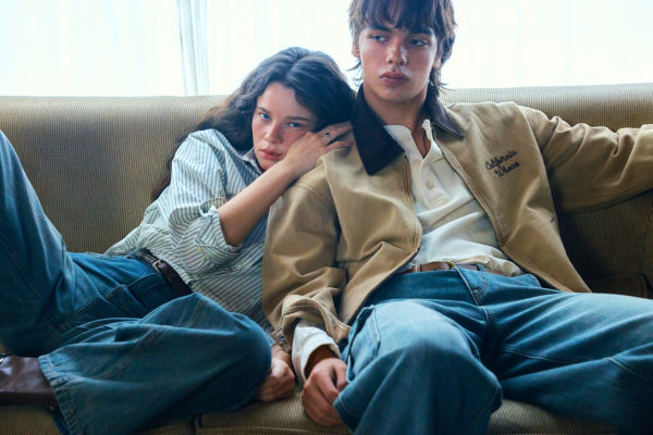 후아유 2025년 가을 데님 컬렉션 블루 레거시 화보. 사진=이랜드 제공