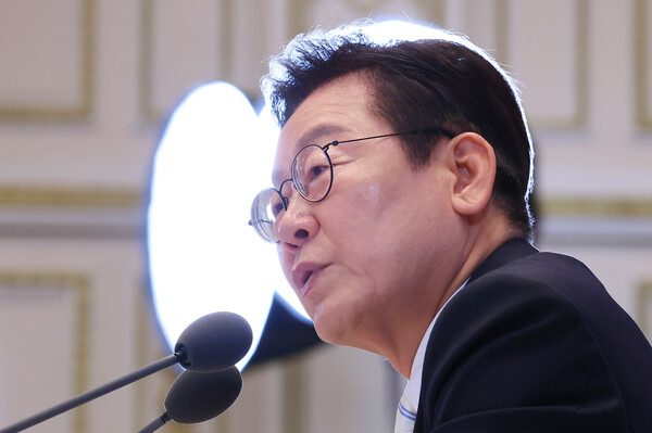 이재명 대통령이 11일 청와대 영빈관에서 열린 취임 100일 기자회견에서 부동산 정책 관련 상시적인 추가 대책을 내놓겠다고 예고했다. 사진=연합뉴스 