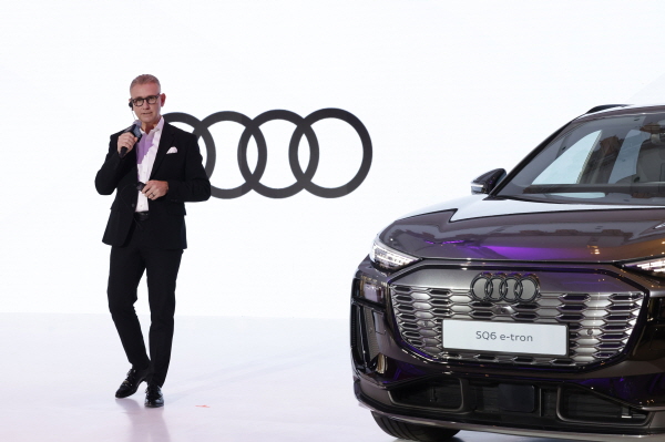 스티브 클로티 아우디 코리아 사장이 지난 1월 신년 계획을 발표하고 있다. 사진=아우디 코리아