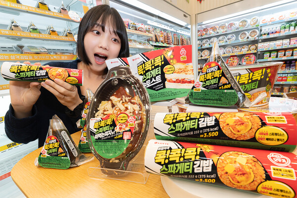 세븐일레븐이 오뚜기와 콜라보 협업을 통한 푸드 간편식 4종을 출시한다. 사진=세븐일레븐 제공