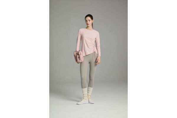 신디 윈디업 슬럽 셔링 긴팔. 사진=이랜드 제공