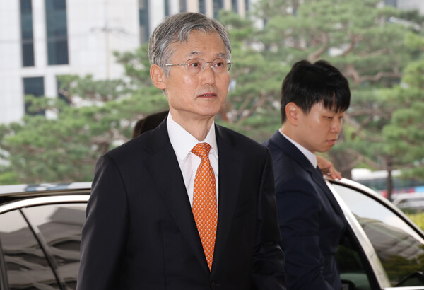 더불어민주당이  ‘조희대 대법원장 청문회’를 전격 추진하면서 여당 내부에서도 혼선이 감지되는 가운데 지도부의 고심은 깊어지고 있다. 사진=연합뉴스 