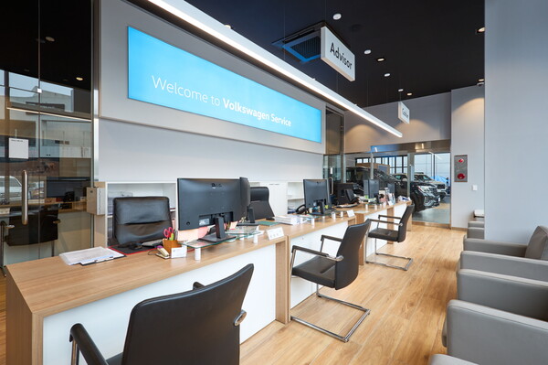 폭스바겐 천안 전시장 내부. 사진=아우토플라츠 제공