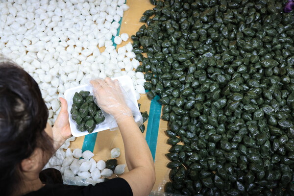 서울 동대민구 경동시장에서 판매 중인 송편. 사진=연합뉴스