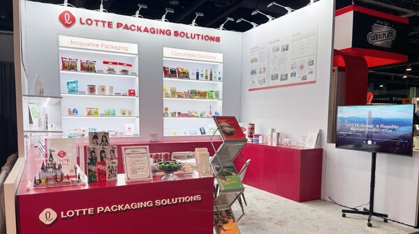 롯데패키징솔루션즈의 PACK EXPO 2025 전시 부스. 사진=롯데케미칼