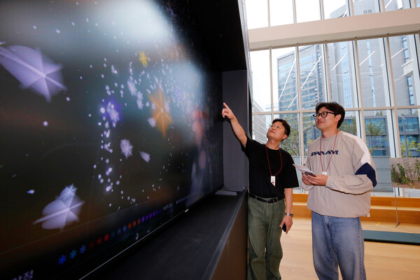 관객 참여형 전시 현장.(사진=광동제약)