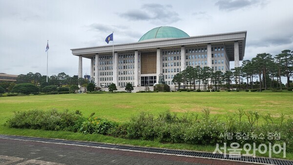  국정감사가 나흘재 진행 중인 가운데 이재명 대통령의 최측근으로 꼽히는 김현지 대통령실 제1부속실장의 증인 채택 여부를 놓고 여야가 공방을 지속 중이다. 사진=정현호 기자 