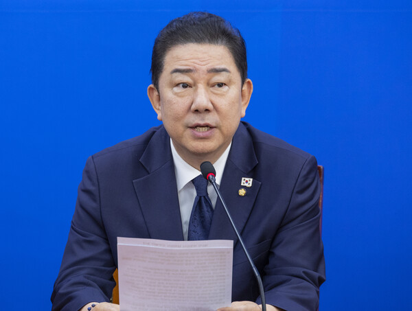 야당이 정부의 10·15 부동산 대책을 두둔한 김병기 더불어민주당 대표에 대한 공세에 나섰다. 사진=연합뉴스 