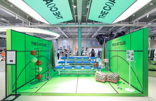 한섬 온라인사업 10주년 팝업 스토어 전경. 사진=현대백화점 제공