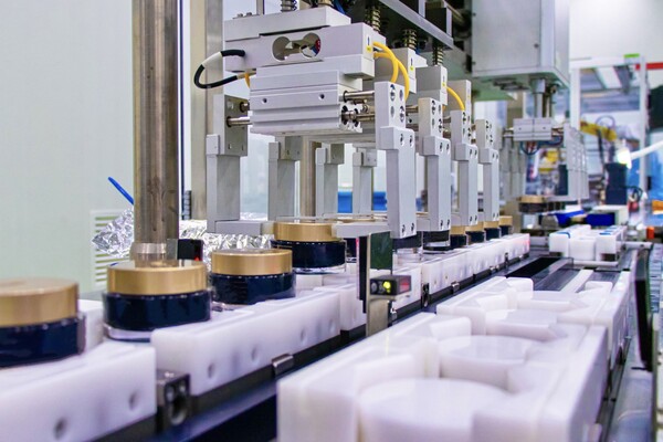 한국콜마 세종공장에서 제품이 제조되고 있다. 사진=한국콜마 제공