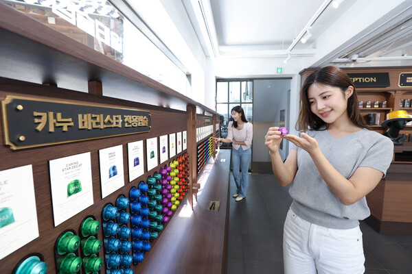 카누 캡슐 테일러 플래그십 스토어 내부. 사진=동서식품