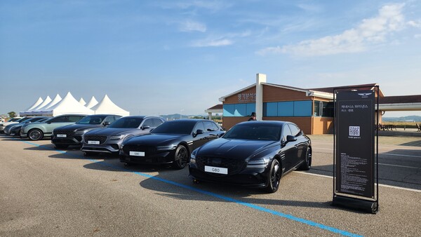 '2025 현대 모빌리티 플레이그라운드’ 행사장에 전시돼 있는 제네시스 라인업. 사진=현대차 제공