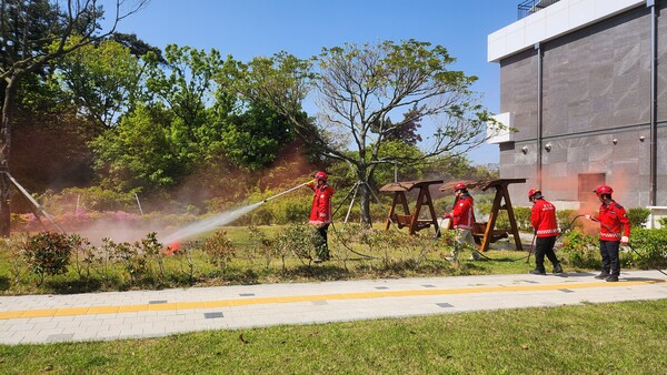산불 예방 전문 진화대 활동 모습 (사진제공=완도군)