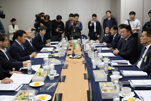 더불어민주당 행정안전위-행안부 당정협의회가 5일 여의도 국회에서 열렸다. 윤호중 행안부 장관이 회의에서 발언하고 있다. 사진=연합뉴스 