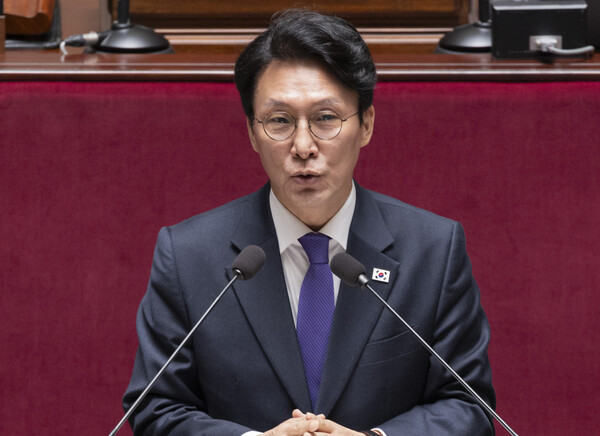 김민석 국무총리가 6일 국회에서 열린 예산결산특별위원회 전체회의에서 미국 엔비디아가 한국에 공급하기로 한 그래픽처리장치(GPU) 26만장이 도널드 트럼프 미국 대통령의 정책 기조 변화로 차질이 생갈 수 있다는 우려와 관련 입장을 내놨다. 사진=연합뉴스