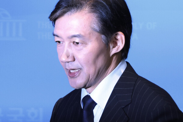 조국 전 조국혁신당 비상대책위원장이 10일 국회 소통관에서 기자회견을 갖고 당 대표 선거 출마를 선언했다. 사진=연합뉴스 