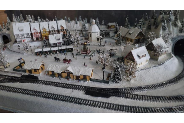 ‘서울역에서 만나는 미니어처 유럽여행’(오스트리아 마을). 사진=코레일유통 제공