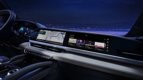 르노의 오픈R 파노라마 스크린. 사진=르노코리아 제공