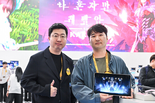 왼쪽부터 문준기 넷마블 사업본부장, 권도형 넷마블네오 PD. 사진=넷마블