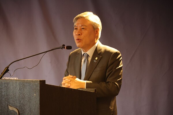 서왕진 조국혁신당 원내대표가 14일 오전 서울 더 플라자 호텔에서 열린 제6회 서울와이어 혁신포럼(SWIF)에 참석해 축사하고 있다. 사진=서울와이어