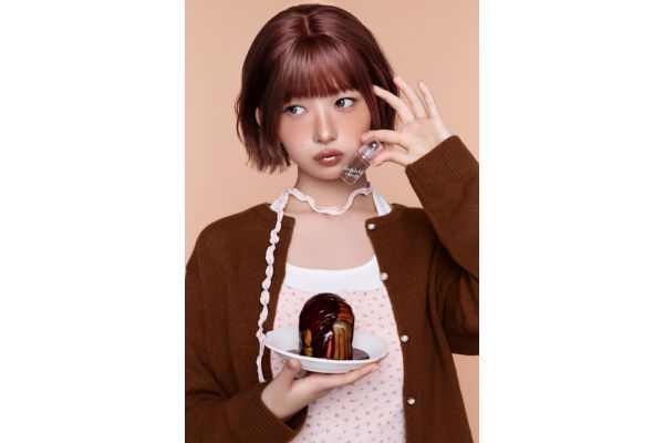 루나 롱래스팅 버블링 껌 글로스 모델컷. 사진=애경산업 제공