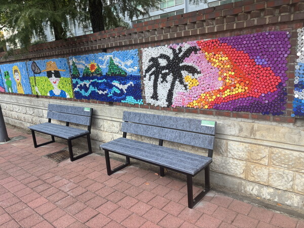 리뉴 벤치. 사진=신세계백화점 제공