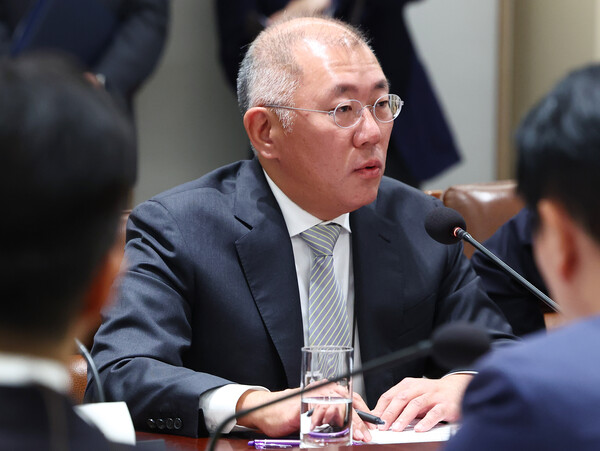 정의선 현대차그룹 회장이 지난 16일 용산 대통령실에서 열린 한미 관세협상 후속 민관 합동회의에서 발언하고 있다. 사진=연합뉴스